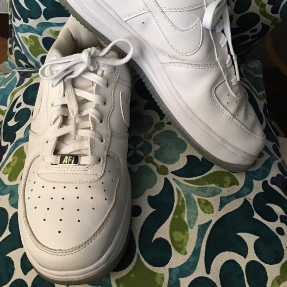 Nike Shoes - Nike Luna Force one size 7